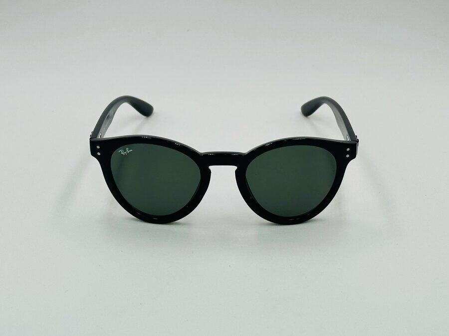 Ray-Ban black round sunglasses with green lens