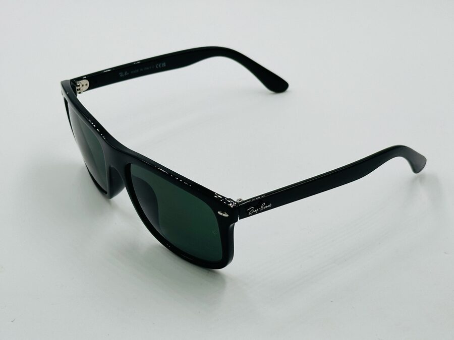 Ray-Ban black wayfarer sunglasses with green lens